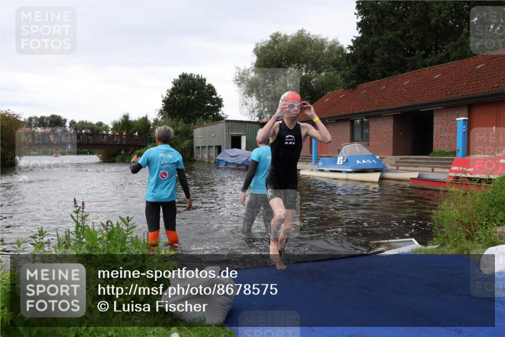 31.08.2025 - Elbe Triathlon Hamburg Luisa Fischer http://msf.ph/oto/8678575 31.08.2025 12:22:32 Schwimmen 1656 meine-sportfotos.de