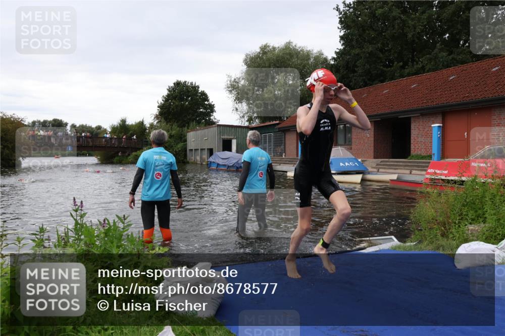 31.08.2025 - Elbe Triathlon Hamburg Luisa Fischer http://msf.ph/oto/8678577 31.08.2025 12:22:32 Schwimmen 1656 meine-sportfotos.de