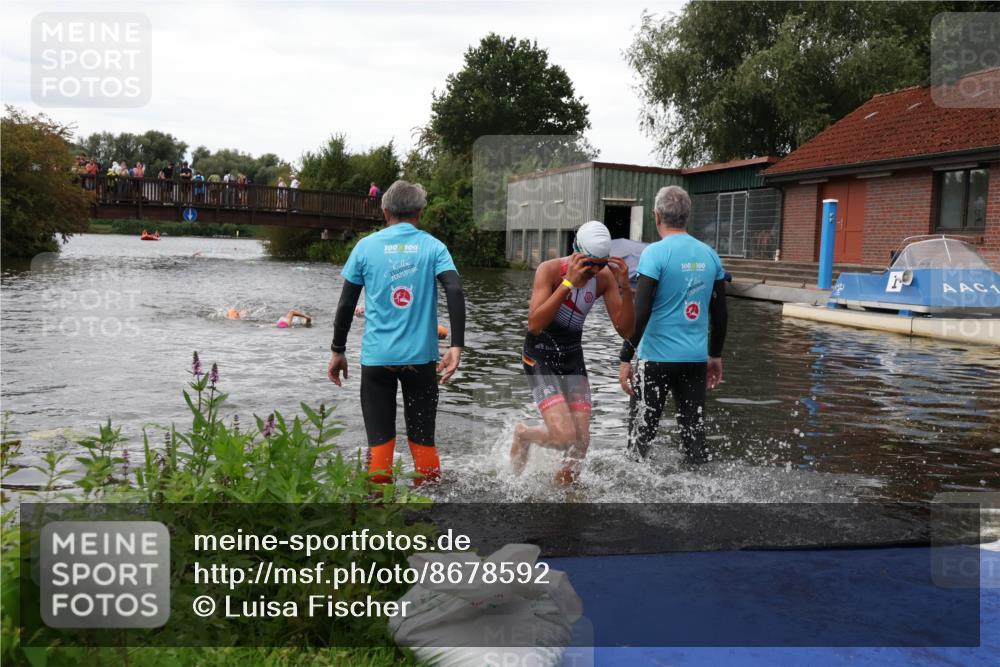 31.08.2025 - Elbe Triathlon Hamburg Luisa Fischer http://msf.ph/oto/8678592 31.08.2025 12:22:49 Schwimmen 1644 meine-sportfotos.de
