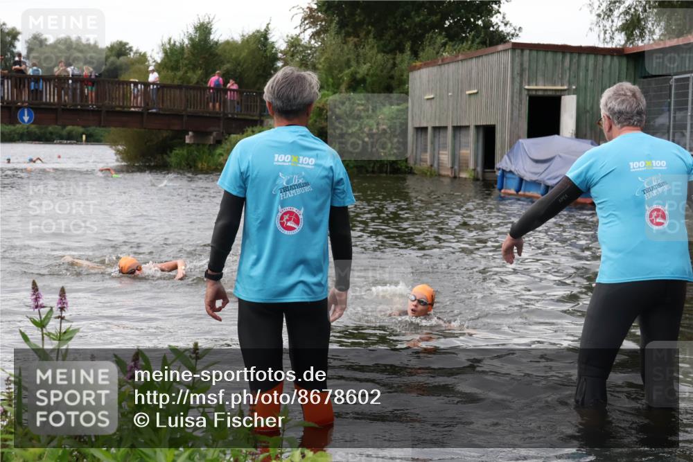 31.08.2025 - Elbe Triathlon Hamburg Luisa Fischer http://msf.ph/oto/8678602 31.08.2025 12:22:54 Schwimmen 1637, 1647, 1658 meine-sportfotos.de
