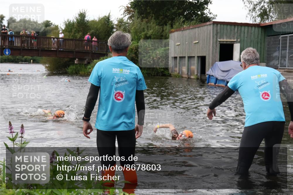 31.08.2025 - Elbe Triathlon Hamburg Luisa Fischer http://msf.ph/oto/8678603 31.08.2025 12:22:55 Schwimmen 1637, 1640, 1647, 1658 meine-sportfotos.de