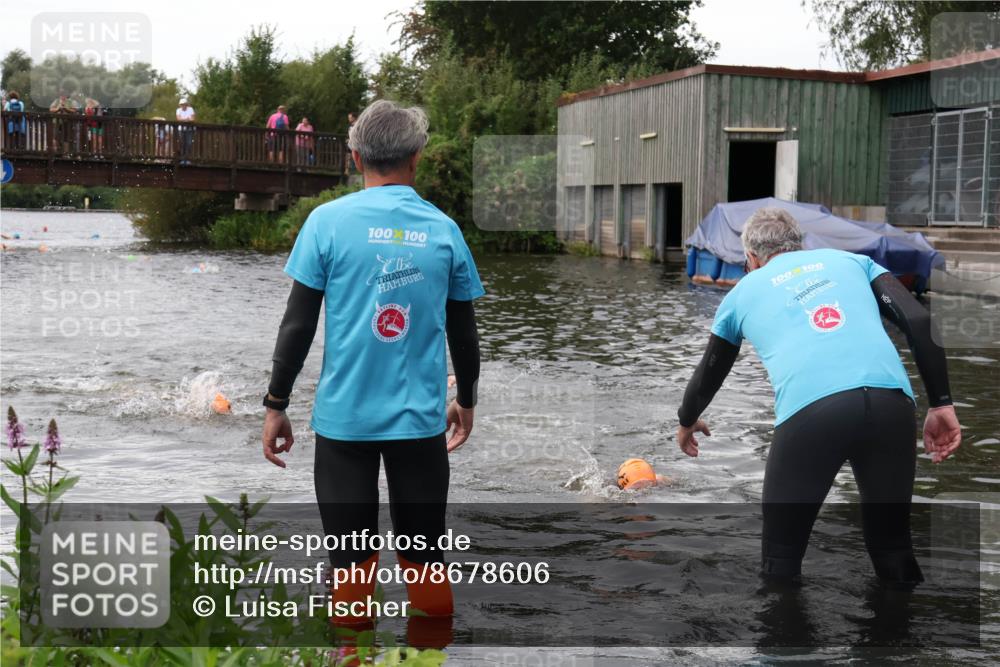 31.08.2025 - Elbe Triathlon Hamburg Luisa Fischer http://msf.ph/oto/8678606 31.08.2025 12:22:55 Schwimmen 1637, 1640, 1647, 1658 meine-sportfotos.de
