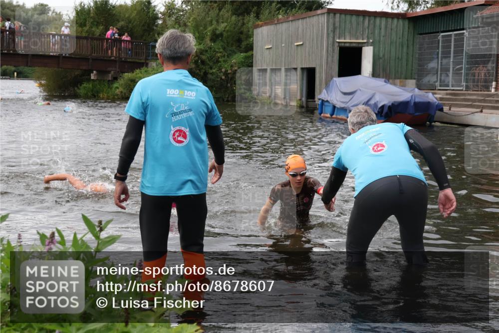 31.08.2025 - Elbe Triathlon Hamburg Luisa Fischer http://msf.ph/oto/8678607 31.08.2025 12:22:57 Schwimmen 1637, 1640, 1647, 1658 meine-sportfotos.de