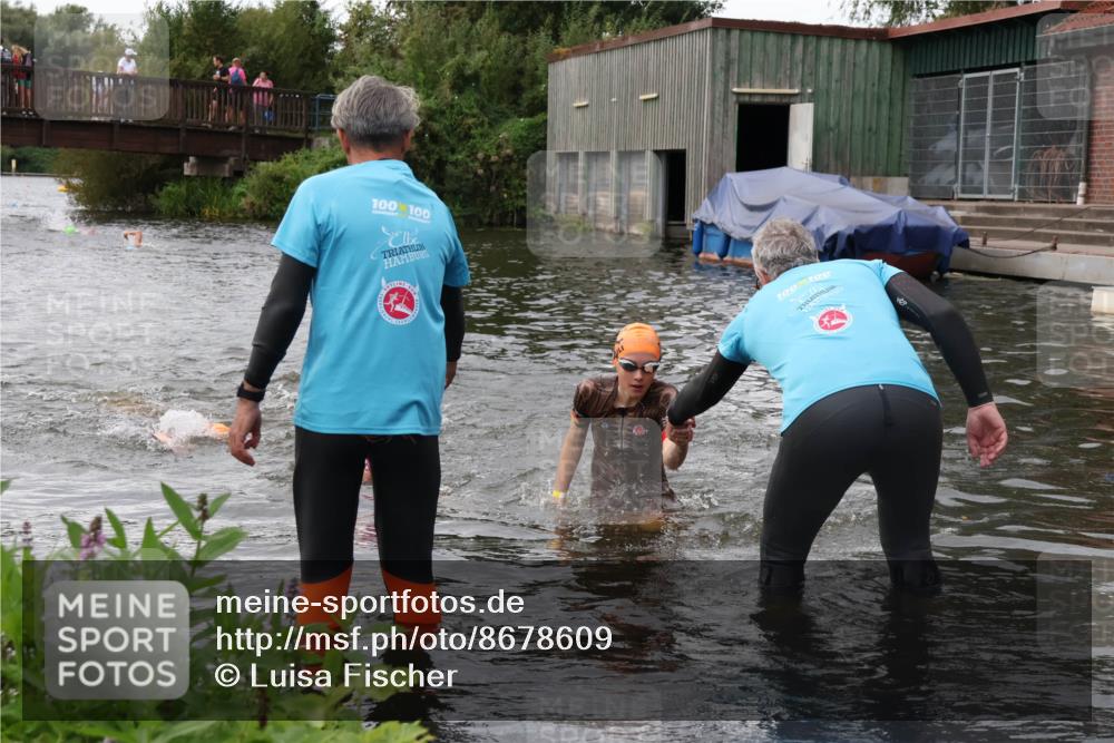 31.08.2025 - Elbe Triathlon Hamburg Luisa Fischer http://msf.ph/oto/8678609 31.08.2025 12:22:57 Schwimmen 1637, 1640, 1647, 1658 meine-sportfotos.de