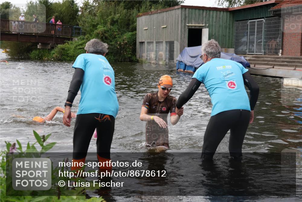 31.08.2025 - Elbe Triathlon Hamburg Luisa Fischer http://msf.ph/oto/8678612 31.08.2025 12:22:58 Schwimmen 1637, 1640, 1647, 1658 meine-sportfotos.de