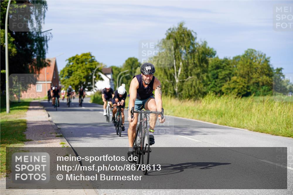 31.08.2025 - Elbe Triathlon Hamburg Michael Burmester http://msf.ph/oto/8678613 31.08.2025 10:35:53 Radfahren 911, 921, 923, 930, 1005, 1064, 1125, 1186, 1229, 1237 meine-sportfotos.de