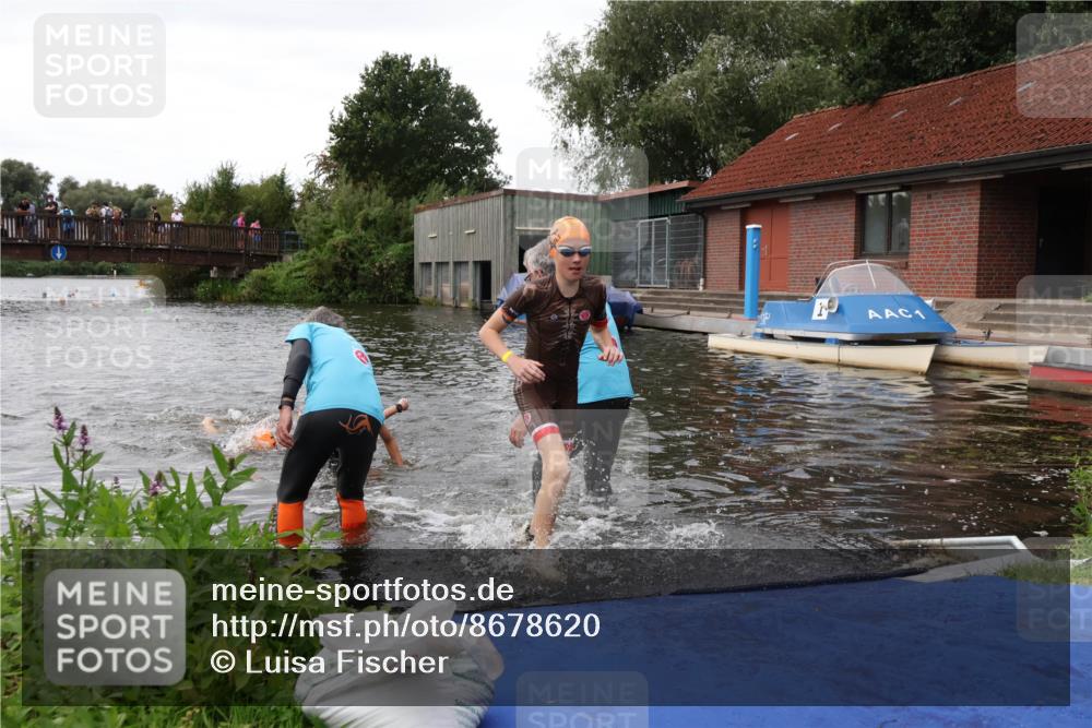 31.08.2025 - Elbe Triathlon Hamburg Luisa Fischer http://msf.ph/oto/8678620 31.08.2025 12:22:59 Schwimmen 1637, 1640, 1647, 1658 meine-sportfotos.de