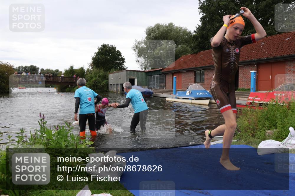 31.08.2025 - Elbe Triathlon Hamburg Luisa Fischer http://msf.ph/oto/8678626 31.08.2025 12:23:00 Schwimmen 1637, 1640, 1647, 1658 meine-sportfotos.de