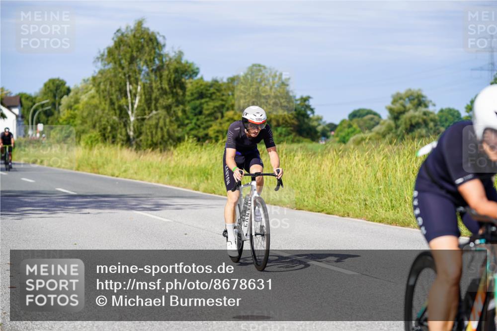 31.08.2025 - Elbe Triathlon Hamburg Michael Burmester http://msf.ph/oto/8678631 31.08.2025 10:35:55 Radfahren 760, 911, 921, 923, 930, 1005, 1125, 1199, 1229, 1237 meine-sportfotos.de