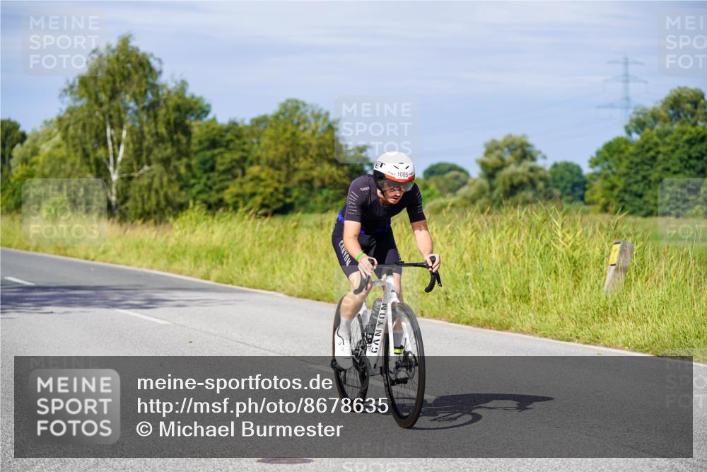 31.08.2025 - Elbe Triathlon Hamburg Michael Burmester http://msf.ph/oto/8678635 31.08.2025 10:35:55 Radfahren 760, 911, 921, 923, 930, 1005, 1125, 1199, 1229, 1237 meine-sportfotos.de