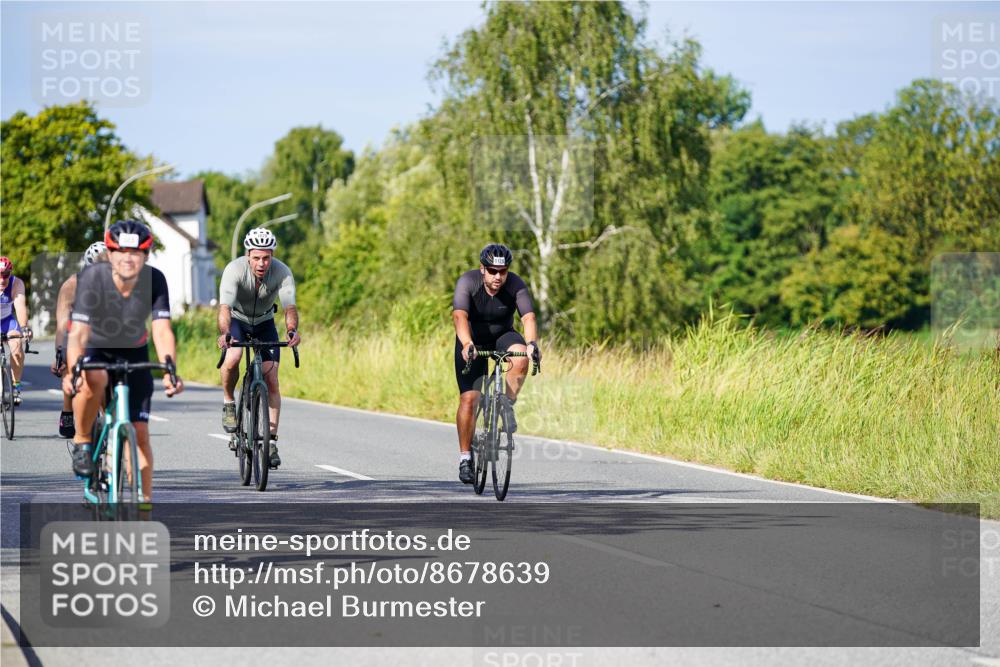 31.08.2025 - Elbe Triathlon Hamburg Michael Burmester http://msf.ph/oto/8678639 31.08.2025 10:35:57 Radfahren 760, 911, 921, 923, 1005, 1125, 1199, 1229 meine-sportfotos.de