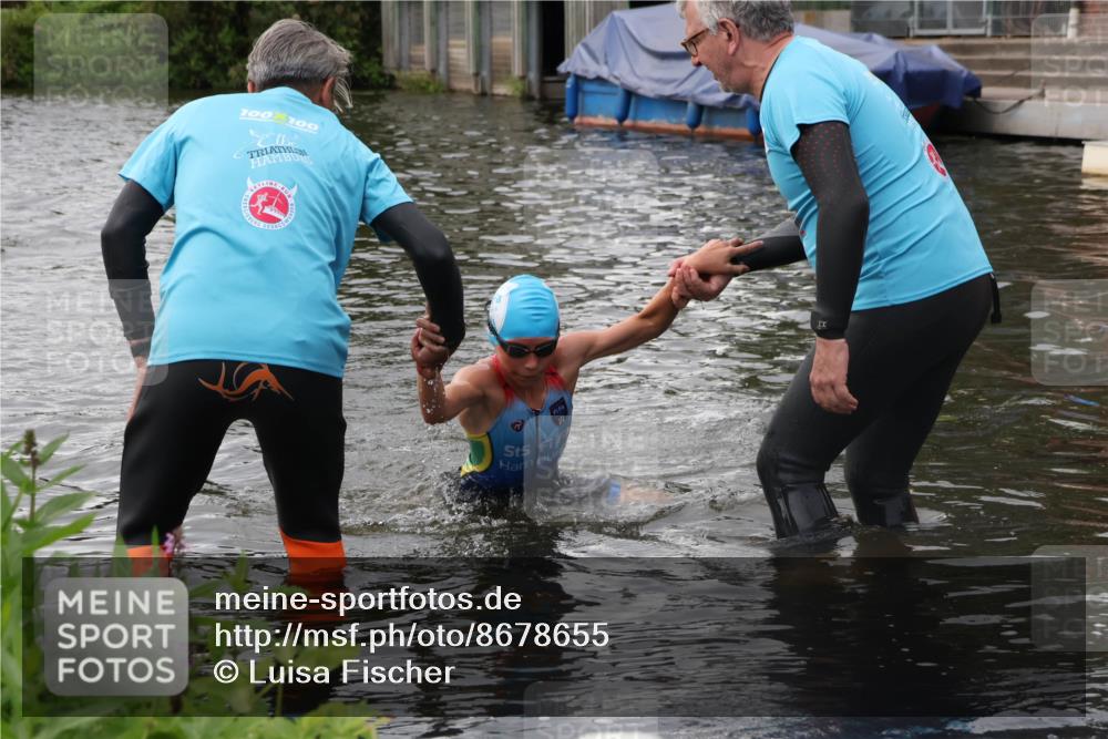 31.08.2025 - Elbe Triathlon Hamburg Luisa Fischer http://msf.ph/oto/8678655 31.08.2025 12:23:31 Schwimmen 1652 meine-sportfotos.de