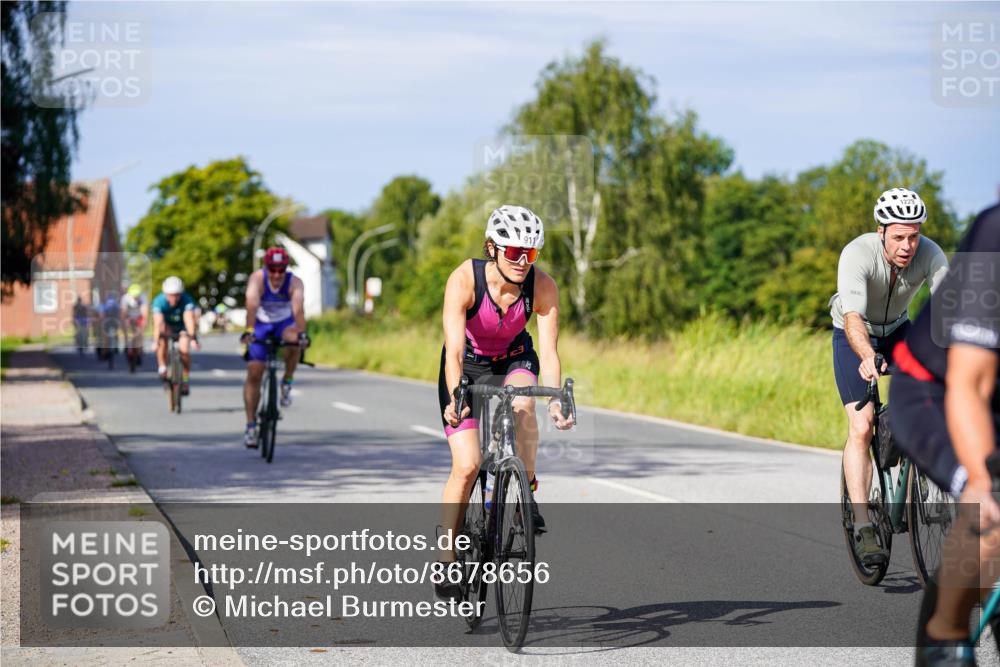 31.08.2025 - Elbe Triathlon Hamburg Michael Burmester http://msf.ph/oto/8678656 31.08.2025 10:35:59 Radfahren 760, 911, 923, 1125, 1199, 1229, 1242 meine-sportfotos.de