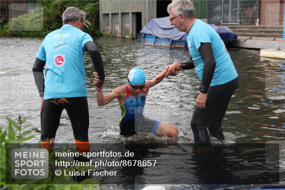 31.08.2025 - Elbe Triathlon Hamburg Luisa Fischer http://msf.ph/oto/8678657 31.08.2025 12:23:31 Schwimmen 1652 meine-sportfotos.de