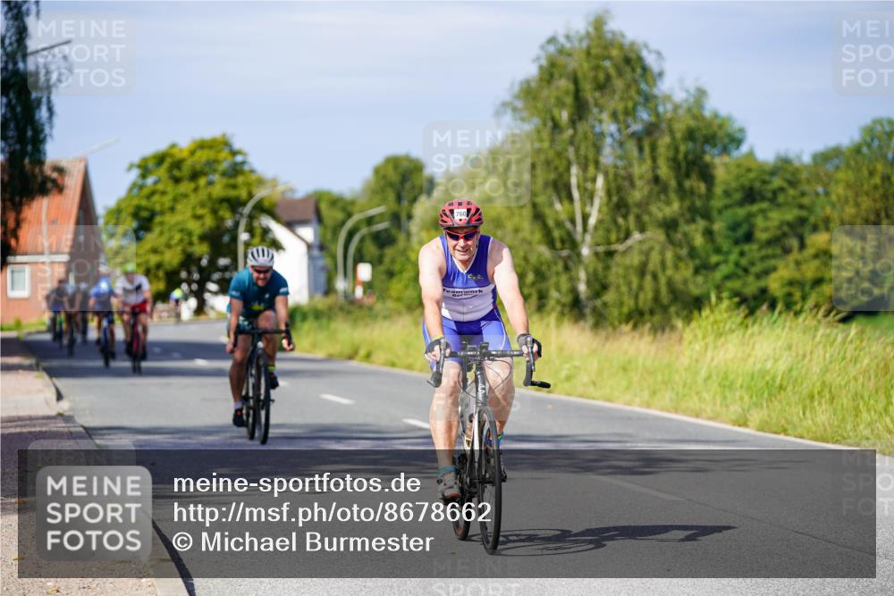 31.08.2025 - Elbe Triathlon Hamburg Michael Burmester http://msf.ph/oto/8678662 31.08.2025 10:36:00 Radfahren 760, 911, 915, 923, 1125, 1199, 1229, 1242 meine-sportfotos.de