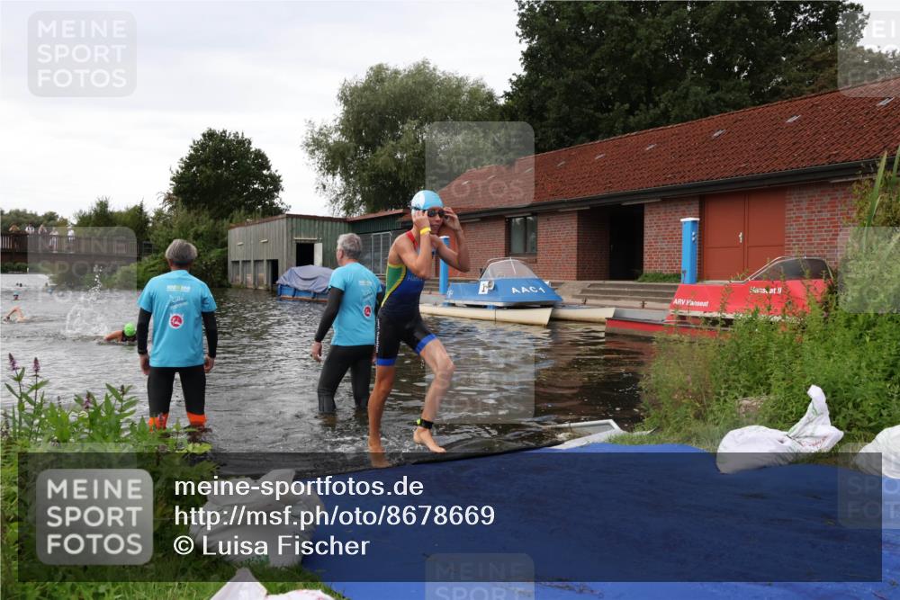 31.08.2025 - Elbe Triathlon Hamburg Luisa Fischer http://msf.ph/oto/8678669 31.08.2025 12:23:33 Schwimmen 1652 meine-sportfotos.de