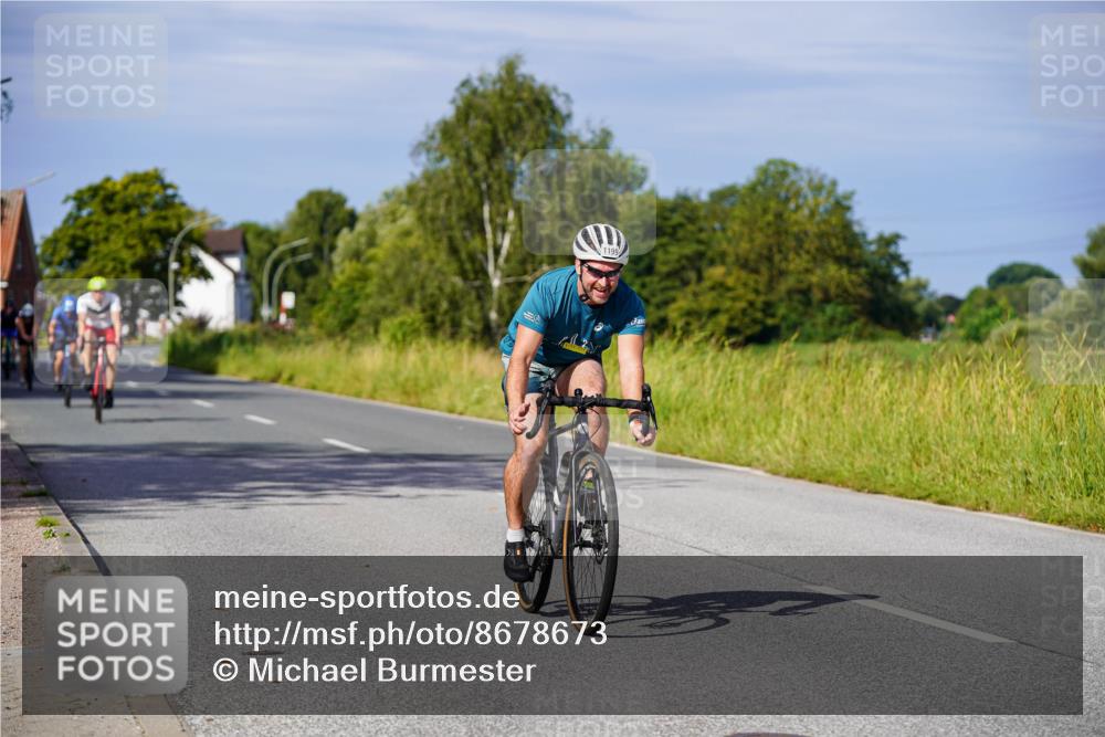 31.08.2025 - Elbe Triathlon Hamburg Michael Burmester http://msf.ph/oto/8678673 31.08.2025 10:36:02 Radfahren 760, 828, 911, 915, 923, 1125, 1199, 1217, 1229, 1242 meine-sportfotos.de