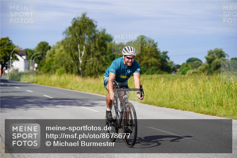 31.08.2025 - Elbe Triathlon Hamburg Michael Burmester http://msf.ph/oto/8678677 31.08.2025 10:36:02 Radfahren 760, 828, 911, 915, 923, 1125, 1199, 1217, 1229, 1242 meine-sportfotos.de
