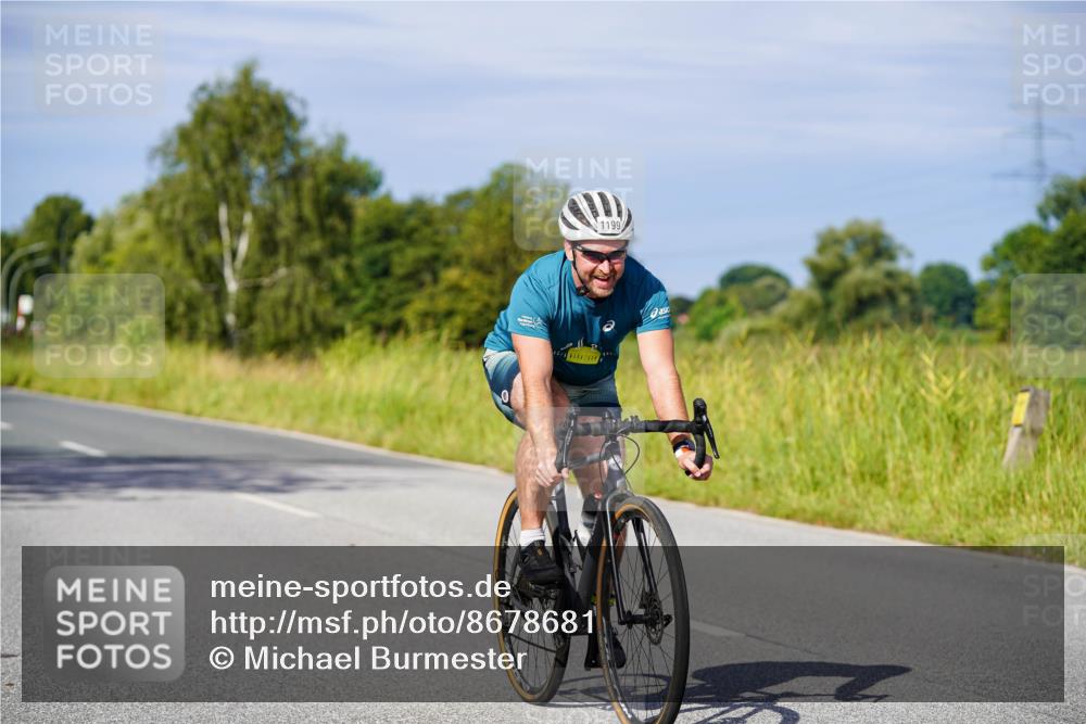 31.08.2025 - Elbe Triathlon Hamburg Michael Burmester http://msf.ph/oto/8678681 31.08.2025 10:36:03 Radfahren 760, 781, 828, 911, 915, 1199, 1217, 1229, 1242 meine-sportfotos.de
