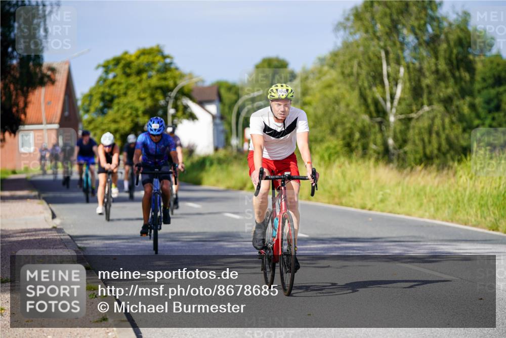 31.08.2025 - Elbe Triathlon Hamburg Michael Burmester http://msf.ph/oto/8678685 31.08.2025 10:36:05 Radfahren 781, 828, 915, 1199, 1217, 1242, 1245 meine-sportfotos.de