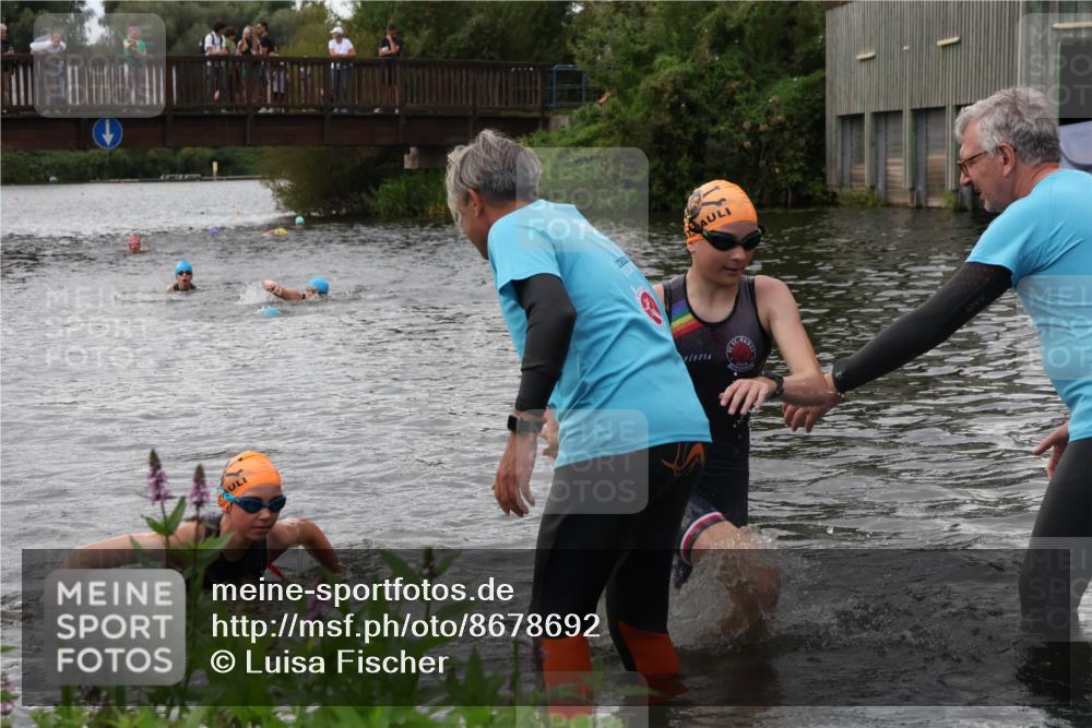 31.08.2025 - Elbe Triathlon Hamburg Luisa Fischer http://msf.ph/oto/8678692 31.08.2025 12:23:51 Schwimmen 1659, 1664 meine-sportfotos.de