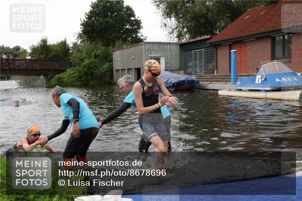 31.08.2025 - Elbe Triathlon Hamburg Luisa Fischer http://msf.ph/oto/8678696 31.08.2025 12:23:52 Schwimmen 1659, 1664 meine-sportfotos.de