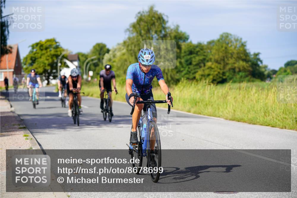 31.08.2025 - Elbe Triathlon Hamburg Michael Burmester http://msf.ph/oto/8678699 31.08.2025 10:36:06 Radfahren 781, 807, 828, 915, 1217, 1242, 1245 meine-sportfotos.de