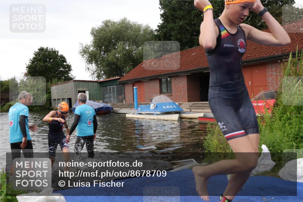 31.08.2025 - Elbe Triathlon Hamburg Luisa Fischer http://msf.ph/oto/8678709 31.08.2025 12:23:54 Schwimmen 1659, 1664 meine-sportfotos.de