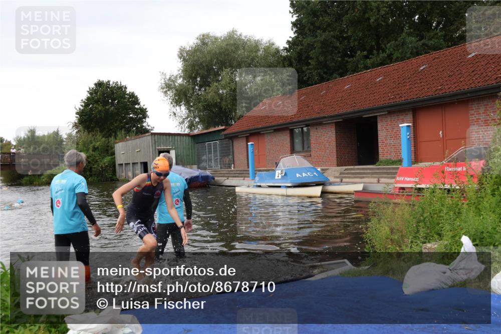 31.08.2025 - Elbe Triathlon Hamburg Luisa Fischer http://msf.ph/oto/8678710 31.08.2025 12:23:54 Schwimmen 1659, 1664 meine-sportfotos.de