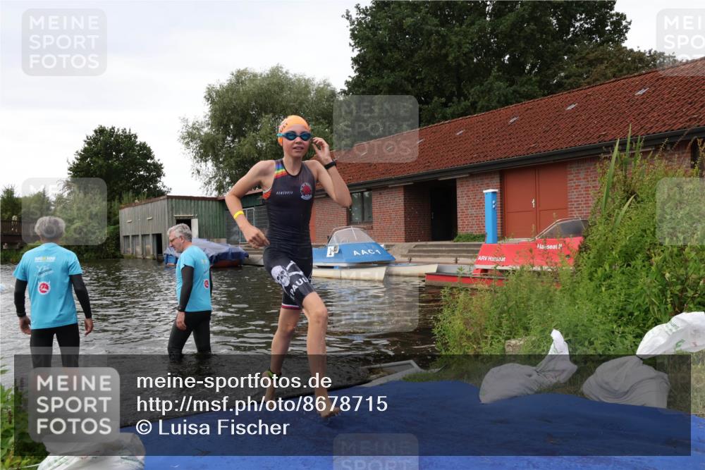 31.08.2025 - Elbe Triathlon Hamburg Luisa Fischer http://msf.ph/oto/8678715 31.08.2025 12:23:55 Schwimmen 1659, 1664 meine-sportfotos.de