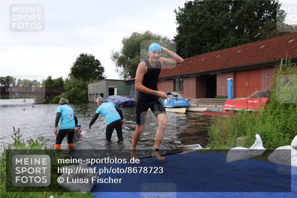 31.08.2025 - Elbe Triathlon Hamburg Luisa Fischer http://msf.ph/oto/8678723 31.08.2025 12:24:12 Schwimmen 1642, 1653, 1655 meine-sportfotos.de