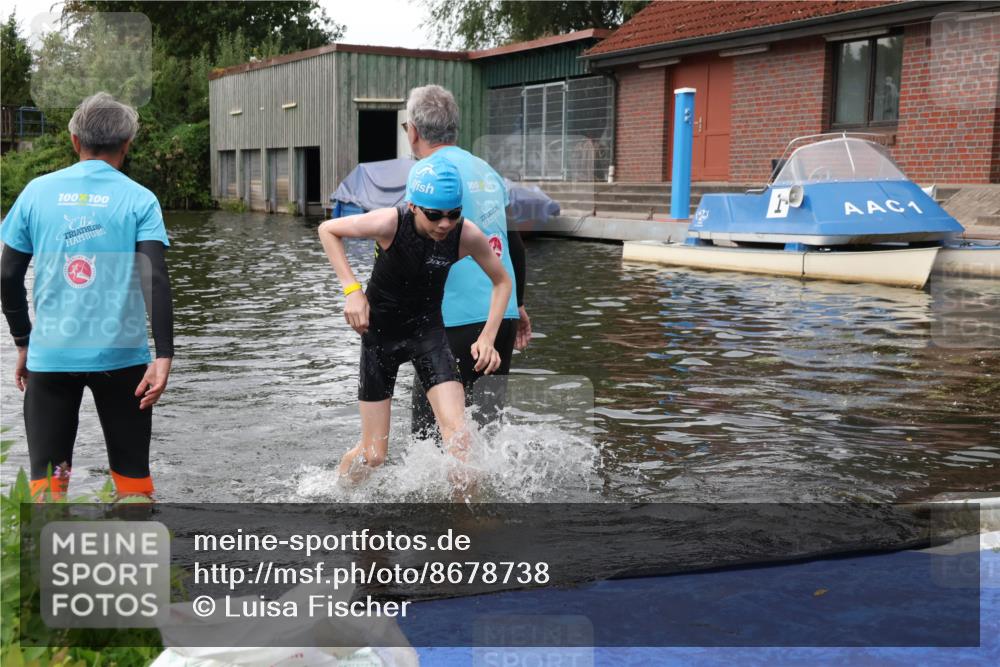 31.08.2025 - Elbe Triathlon Hamburg Luisa Fischer http://msf.ph/oto/8678738 31.08.2025 12:24:19 Schwimmen 1642, 1653 meine-sportfotos.de
