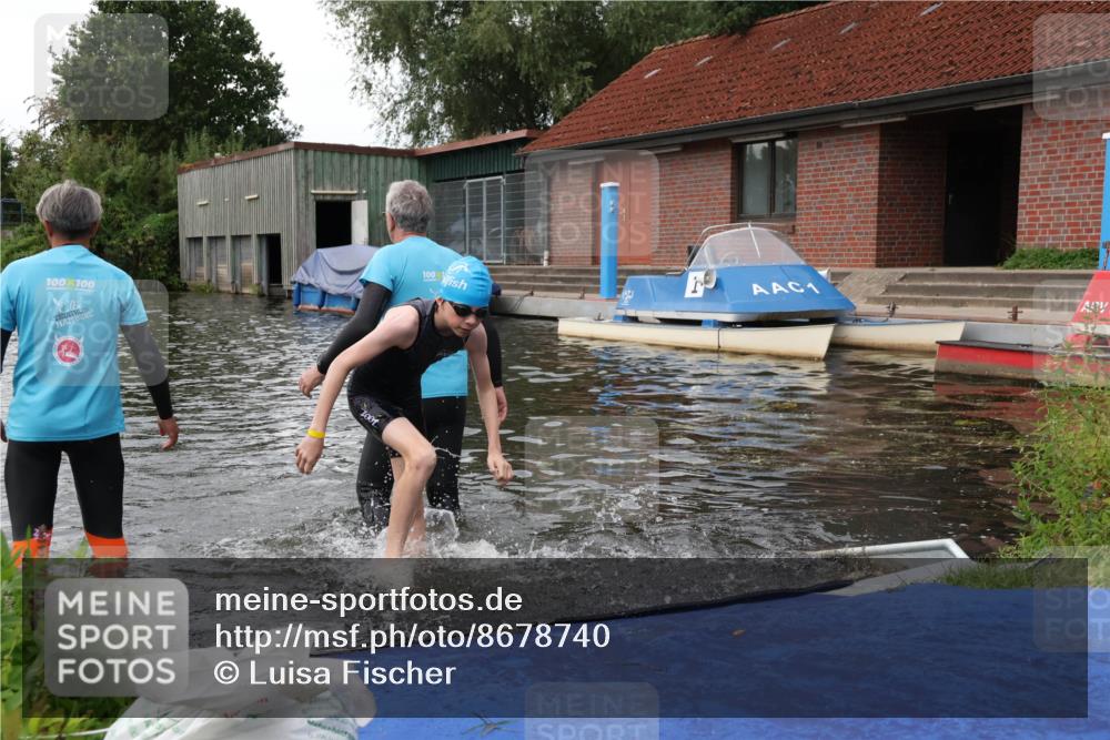 31.08.2025 - Elbe Triathlon Hamburg Luisa Fischer http://msf.ph/oto/8678740 31.08.2025 12:24:19 Schwimmen 1642, 1653 meine-sportfotos.de