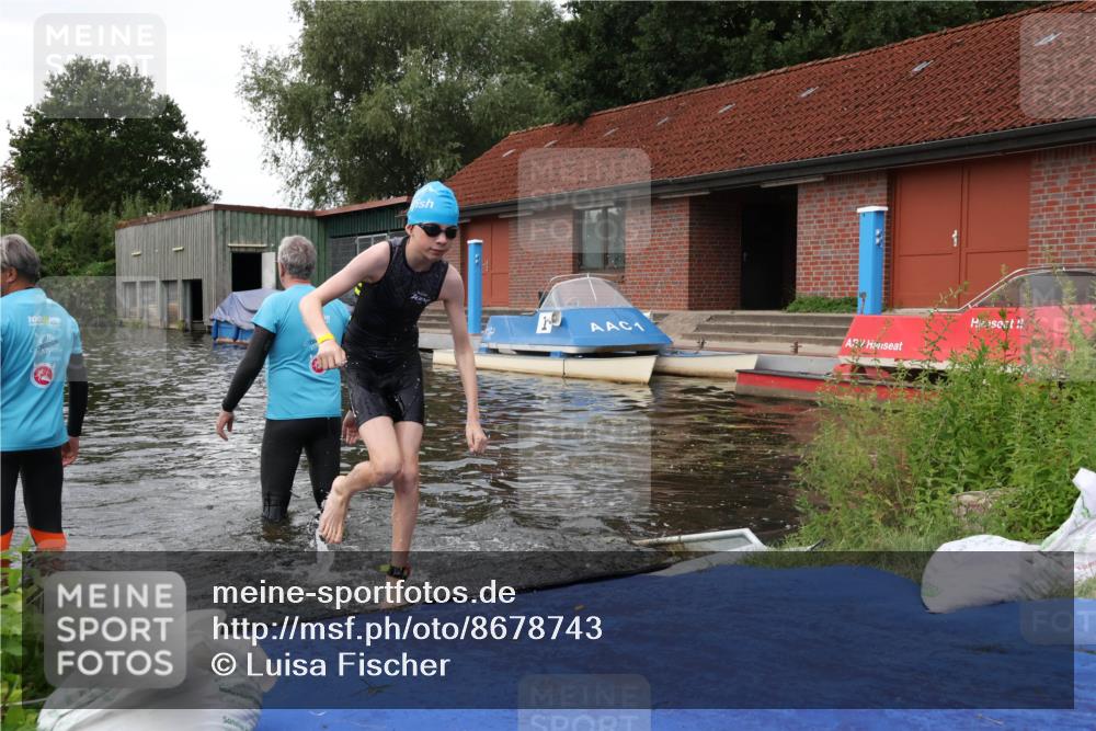 31.08.2025 - Elbe Triathlon Hamburg Luisa Fischer http://msf.ph/oto/8678743 31.08.2025 12:24:20 Schwimmen 1642 meine-sportfotos.de