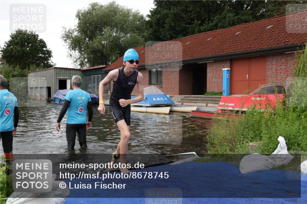 31.08.2025 - Elbe Triathlon Hamburg Luisa Fischer http://msf.ph/oto/8678745 31.08.2025 12:24:20 Schwimmen 1642 meine-sportfotos.de