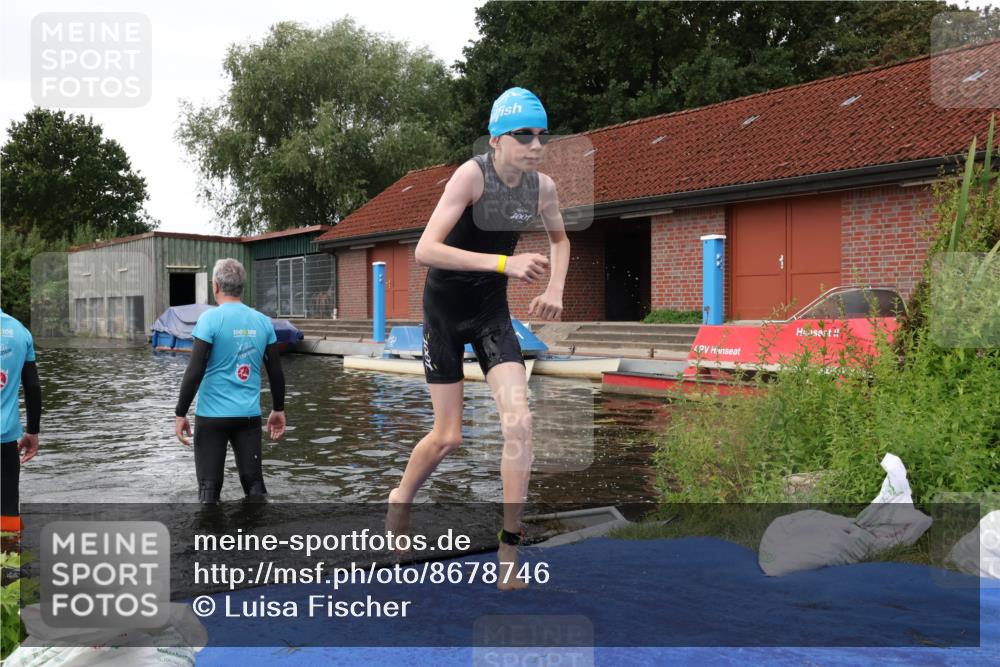 31.08.2025 - Elbe Triathlon Hamburg Luisa Fischer http://msf.ph/oto/8678746 31.08.2025 12:24:21 Schwimmen 1642 meine-sportfotos.de