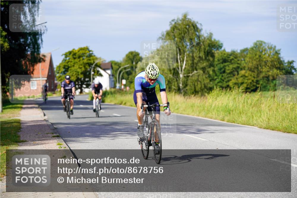 31.08.2025 - Elbe Triathlon Hamburg Michael Burmester http://msf.ph/oto/8678756 31.08.2025 10:36:15 Radfahren 807, 1000, 1001, 1009, 1114 meine-sportfotos.de