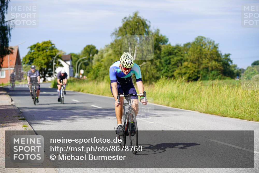 31.08.2025 - Elbe Triathlon Hamburg Michael Burmester http://msf.ph/oto/8678760 31.08.2025 10:36:15 Radfahren 807, 1000, 1001, 1009, 1114 meine-sportfotos.de