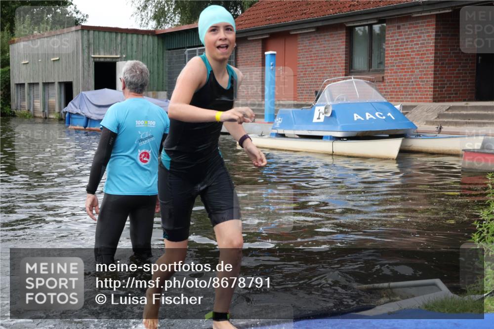 31.08.2025 - Elbe Triathlon Hamburg Luisa Fischer http://msf.ph/oto/8678791 31.08.2025 12:25:03 Schwimmen 1663 meine-sportfotos.de