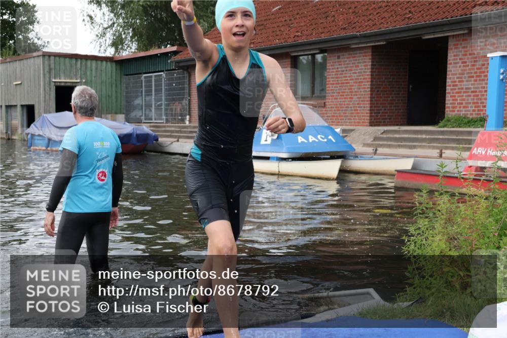 31.08.2025 - Elbe Triathlon Hamburg Luisa Fischer http://msf.ph/oto/8678792 31.08.2025 12:25:04 Schwimmen 1663 meine-sportfotos.de