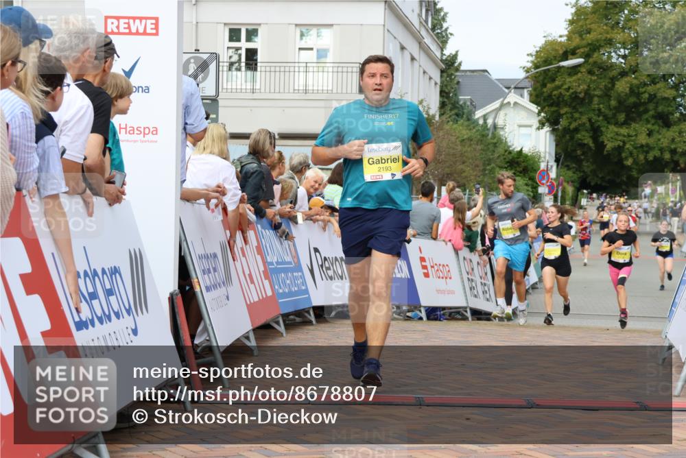 31.08.2025 - 21. Blankeneser Heldenlauf Strokosch-Dieckow http://msf.ph/oto/8678807 31.08.2025 10:26:01 Ziel 2736, 2777, 2342, 2193, 2070, 2241, 2243, 2119, 2118 meine-sportfotos.de