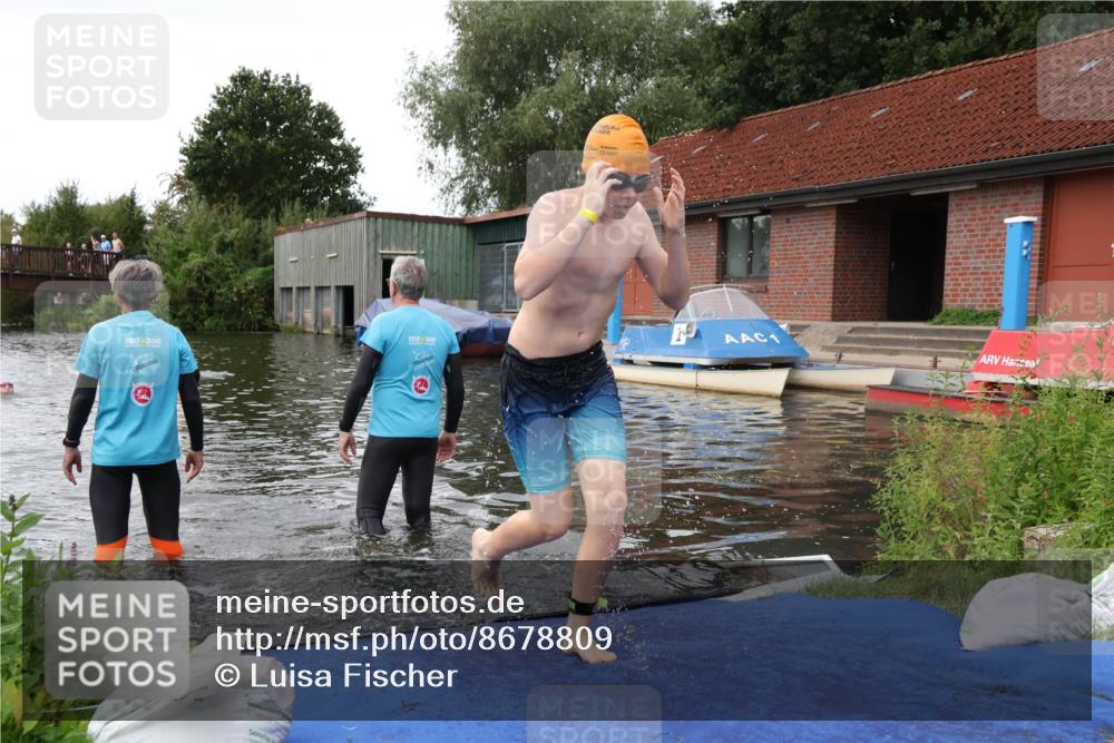 31.08.2025 - Elbe Triathlon Hamburg Luisa Fischer http://msf.ph/oto/8678809 31.08.2025 12:25:35 Schwimmen 1638 meine-sportfotos.de