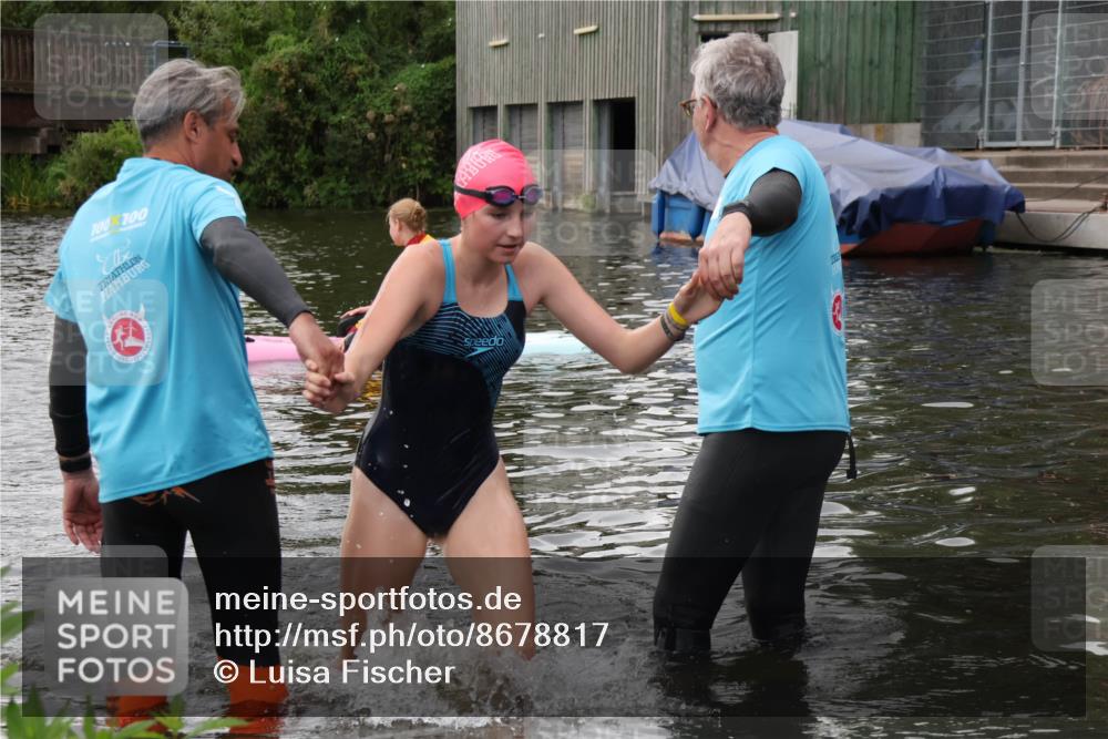 31.08.2025 - Elbe Triathlon Hamburg Luisa Fischer http://msf.ph/oto/8678817 31.08.2025 12:25:53 Schwimmen 1665 meine-sportfotos.de