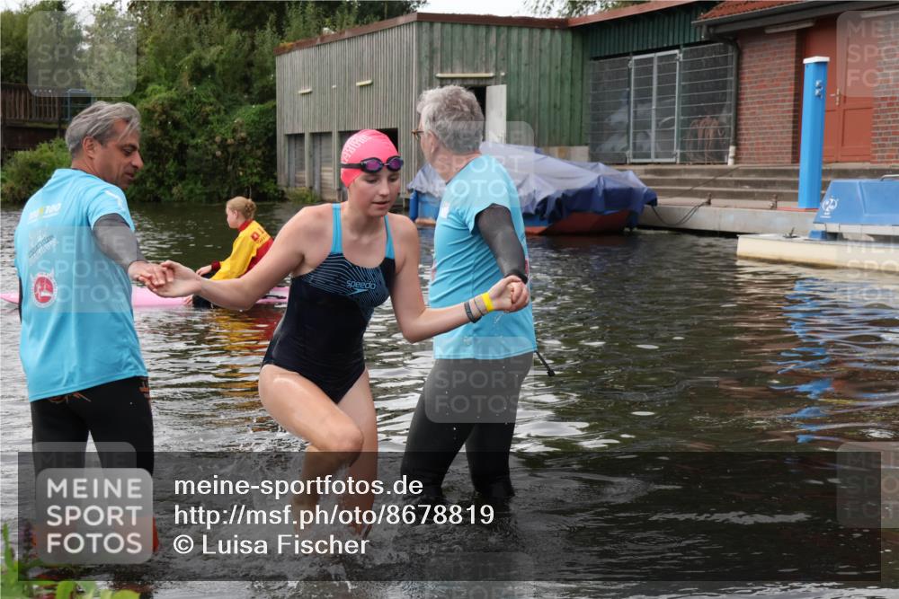 31.08.2025 - Elbe Triathlon Hamburg Luisa Fischer http://msf.ph/oto/8678819 31.08.2025 12:25:53 Schwimmen 1665 meine-sportfotos.de