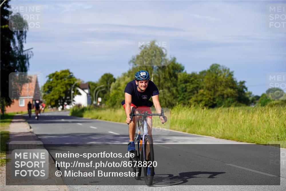 31.08.2025 - Elbe Triathlon Hamburg Michael Burmester http://msf.ph/oto/8678820 31.08.2025 10:36:29 Radfahren 877, 1007, 1012 meine-sportfotos.de