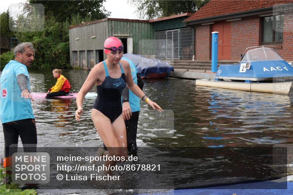 31.08.2025 - Elbe Triathlon Hamburg Luisa Fischer http://msf.ph/oto/8678821 31.08.2025 12:25:53 Schwimmen 1665 meine-sportfotos.de