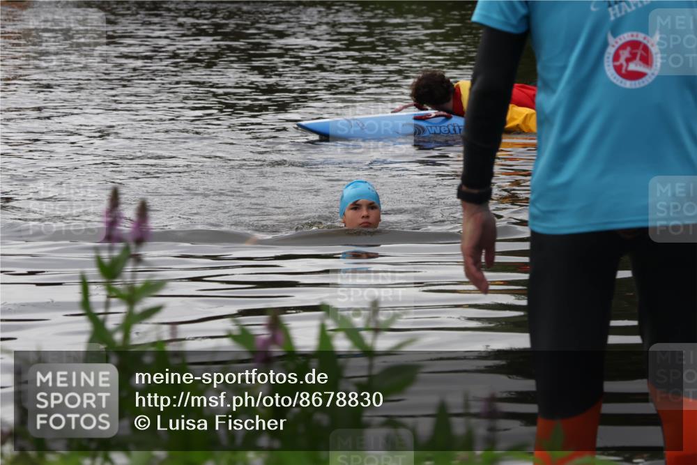 31.08.2025 - Elbe Triathlon Hamburg Luisa Fischer http://msf.ph/oto/8678830 31.08.2025 12:28:41 Schwimmen  meine-sportfotos.de