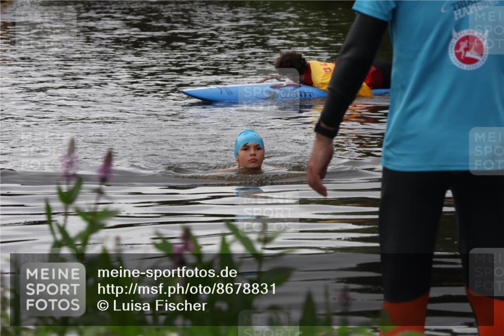 31.08.2025 - Elbe Triathlon Hamburg Luisa Fischer http://msf.ph/oto/8678831 31.08.2025 12:28:41 Schwimmen  meine-sportfotos.de