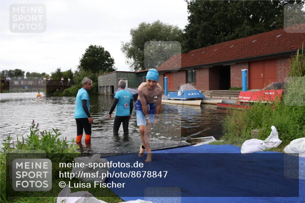 31.08.2025 - Elbe Triathlon Hamburg Luisa Fischer http://msf.ph/oto/8678847 31.08.2025 12:28:53 Schwimmen 1636 meine-sportfotos.de