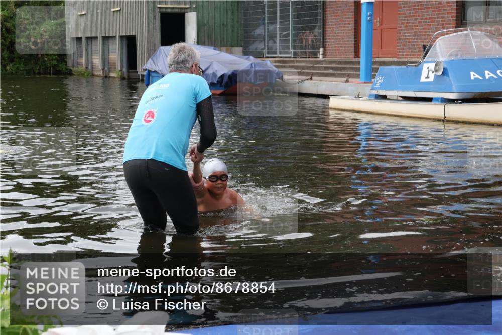 31.08.2025 - Elbe Triathlon Hamburg Luisa Fischer http://msf.ph/oto/8678854 31.08.2025 12:30:11 Schwimmen  meine-sportfotos.de